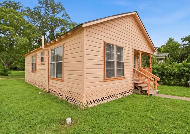 Photo 3 of Single family home for sale at 101 Outlar Rd, Wharton, TX 77488 | MLS# 84375694 | Listing updated on 2026-06-22