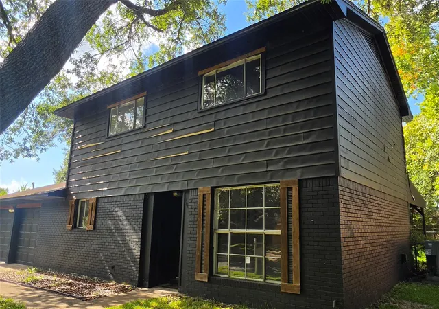 2nd image of 2009 Sandlewood Dr, Bay City, TX 77414 | MLS# 87117781