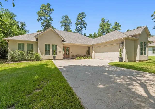 Photo 1 of Single family home for sale at 25127 E Tara Plantation Dr E, Tomball, TX 77375 | MLS# 55690486 | Listing updated on 2026-10-05