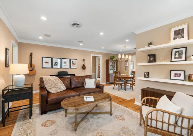 Photo 3 of Single family home for sale at 1115 Woodhill Rd, Houston, TX 77008 | MLS# 74865777 | Listing updated on 2026-08-22