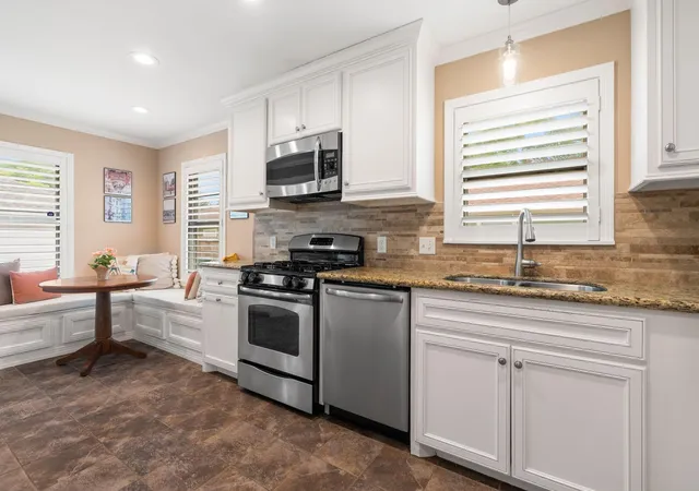 Photo 4 of Single family home for sale at 1115 Woodhill Rd, Houston, TX 77008 | MLS# 74865777 | Listing updated on 2026-08-22