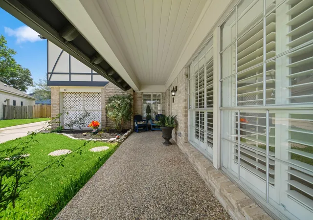 3rd image of 3114 Audubon Ct, Sugar Land, TX 77478 | MLS# 17930919