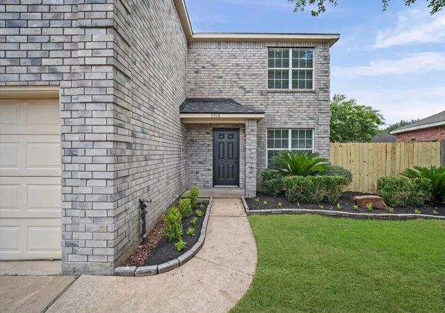Homes for sale in Rosharon, TX | 5518 Rio Alamo St, Rosharon, TX 77583 | MLS# 27213986
