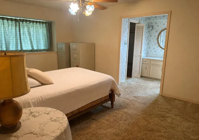 Photo 4 of Sale Pending at 2307 Elmgate Dr, Houston, TX 77080 | MLS# 25249503 | Listing updated on 2026-09-19