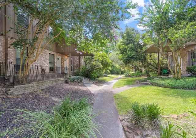 2nd image of 1011 Hamblen Rd #306, Humble, TX 77339 | MLS# 26608819