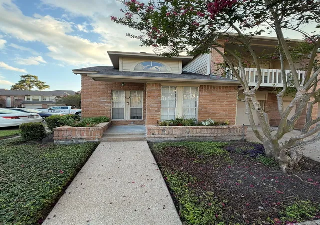 Photo 2 of Townhouse for sale at 5515 Strack Rd #121, Houston, TX 77069 | MLS# 81043884 | Listing updated on 2026-09-20