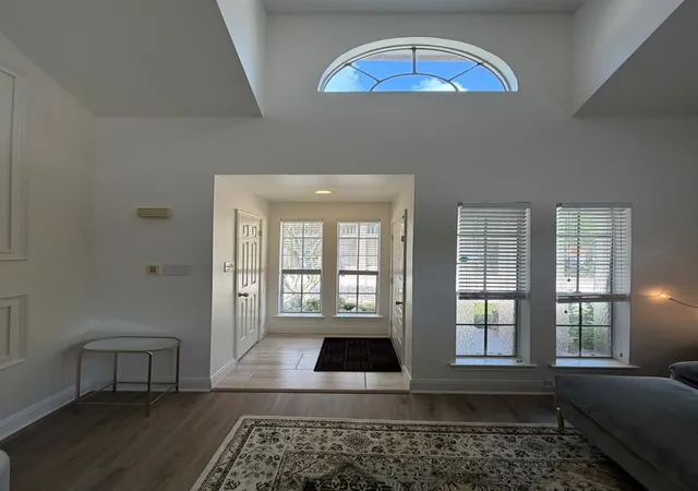 Listing Photo 5 - Condo for sale in building located at 5515 Strack Rd, Houston, TX 77069 - Unit #121