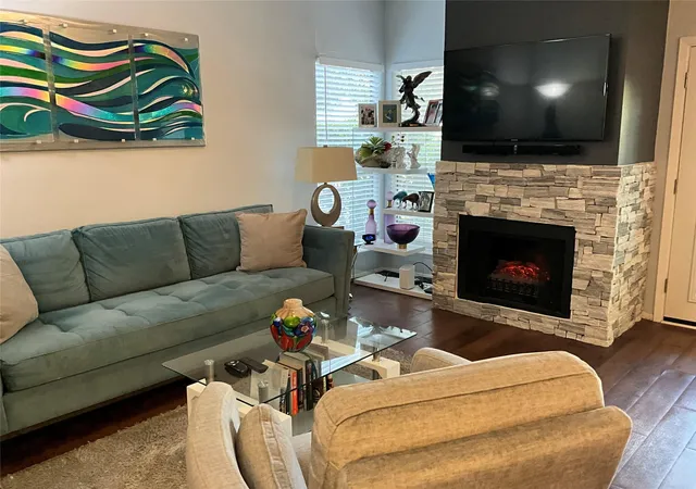 4th image of 7063 N Holiday Dr, Galveston, TX 77550 | MLS# 64387149