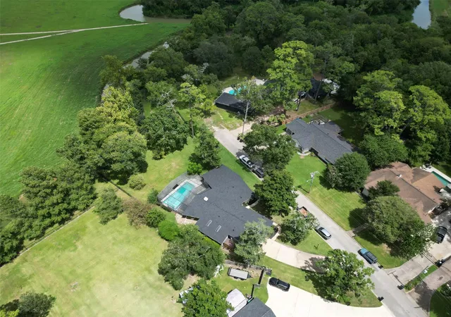 40th image of 514 S Shadowbend Ave, Friendswood, TX 77546 | MLS# 79034345