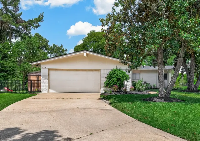 4th image of 514 S Shadowbend Ave, Friendswood, TX 77546 | MLS# 79034345