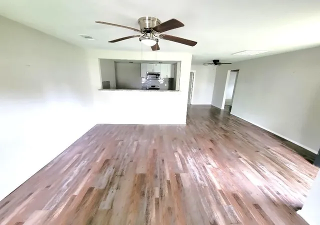 3rd image of 6614 Park Ave, Texas City, TX 77591 | MLS# 77349115