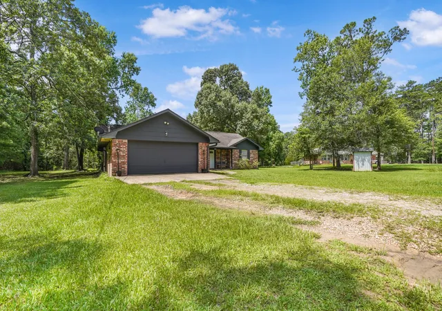 Photo 2 of Single family home for sale at 14 County Rd 6403, Dayton, TX 77535 | MLS# 15407556 | Listing updated on 2026-07-31