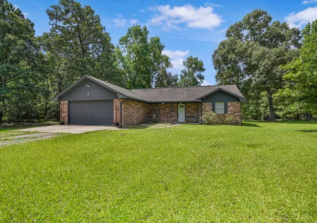 Photo 3 of Single family home for sale at 14 County Rd 6403, Dayton, TX 77535 | MLS# 15407556 | Listing updated on 2026-07-31