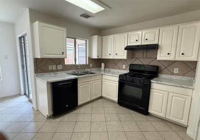 Photo 4 of Single family home for sale at 19511 Dawn Cyn Rd, Houston, TX 77084 | MLS# 40773926 | Listing updated on 2026-08-25