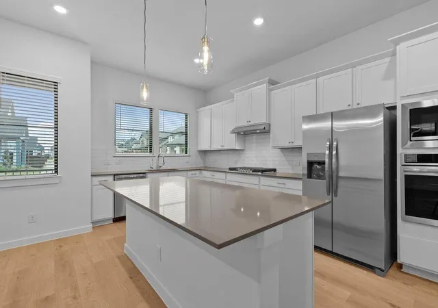 Photo 3 of Single family home for sale at 32478 Valley Redstem Way, Fulshear, TX 77441 | MLS# 34529934 | Listing updated on 2026-08-18