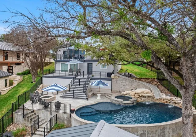 2nd image of 205 Beaver Cir, Horseshoe Bay, TX 78657 | MLS# 36785533