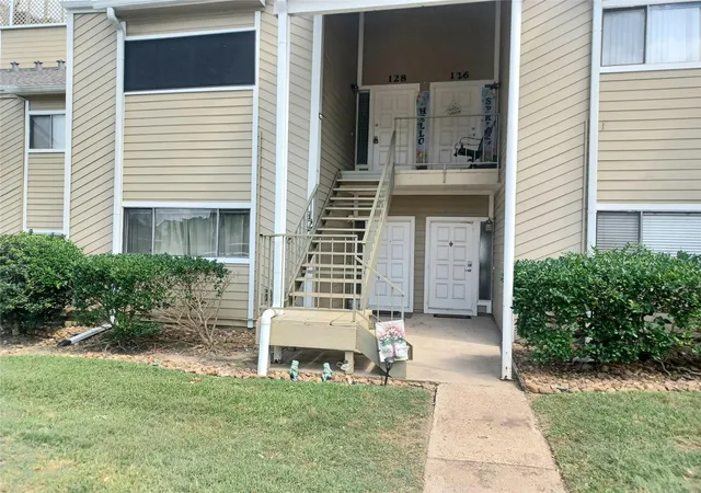 1st image of 128 April Point Dr S, Montgomery, TX 77356 | MLS# 32450212