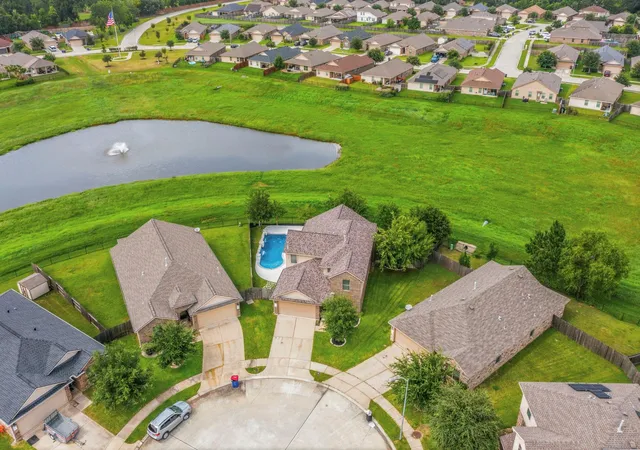Photo 2 of Single family home for sale at 9702 Jacy Crk Dr, Tomball, TX 77375 | MLS# 46809752 | Listing updated on 2026-08-16