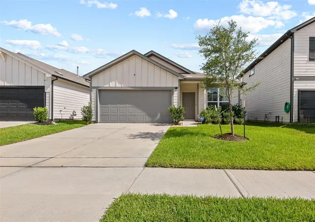 Photo 2 of Single family home for sale at 23526 Glenbuck St, Spring, TX 77373 | MLS# 52257492 | Listing updated on 2026-09-13