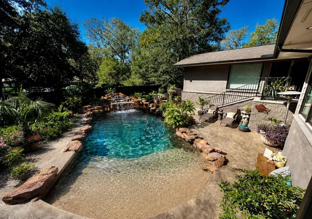 Photo 1 of Single family home for sale at 5 Tree Frog Dr, Houston, TX 77074 | MLS# 76144355 | Listing updated on 2026-09-05