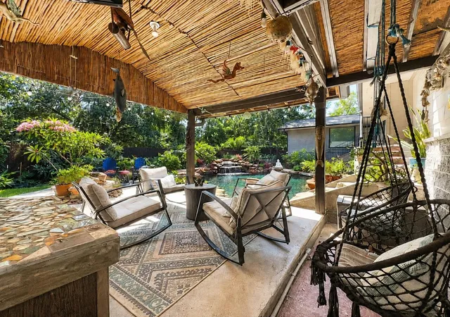 Photo 3 of Single family home for sale at 5 Tree Frog Dr, Houston, TX 77074 | MLS# 76144355 | Listing updated on 2026-09-05