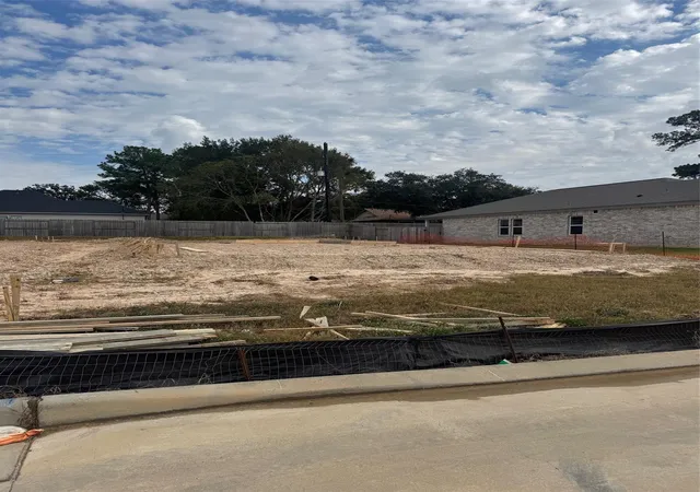 Photo 4 of Sale Pending at 244 Harlingen Dr, Magnolia, TX 77354 | MLS# 47532782 | Listing updated on 2026-08-17
