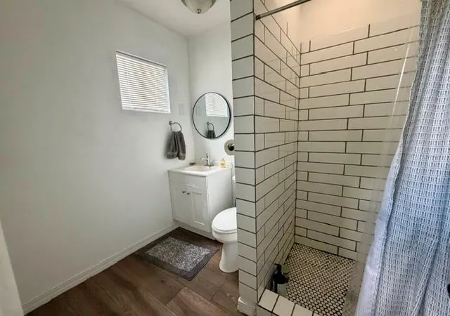 Listing Photo 5 - Condo for sale in building located at 1611 Common St, Houston, TX 77009