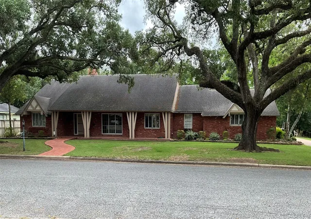 1st image of 2310 Oak Dr, Bay City, TX 77414 | MLS# 54357972