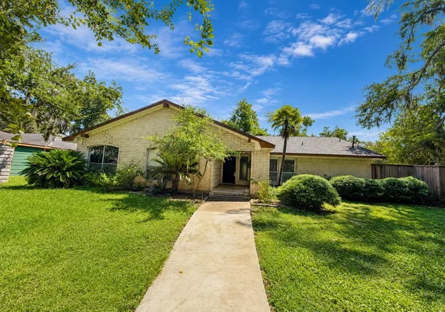 3rd image of 2219 S Belmont Dr, Richmond, TX 77469 | MLS# 19117207