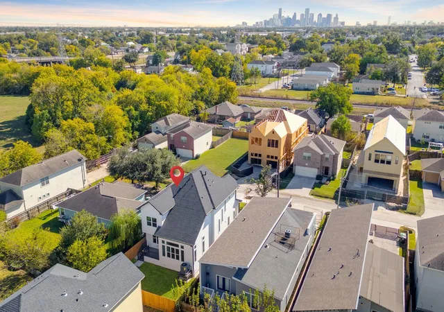 48th image of 1103 E 37th St, Houston, TX 77022 | MLS# 13093075