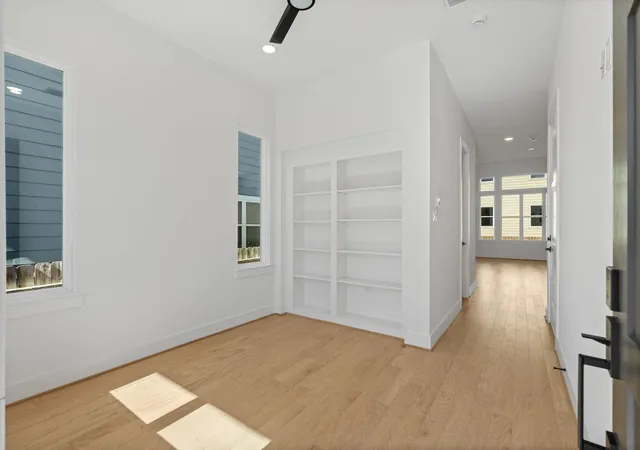 5th image of 1103 E 37Th St, Houston, TX 77022 | MLS# 13093075