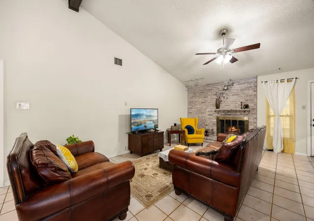 5th image of 17411 Huntersglen Cir, Humble, TX 77396 | MLS# 62958675