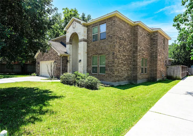 3rd image of 17903 Pleasantglen Ct, Spring, TX 77379 | MLS# 62585736
