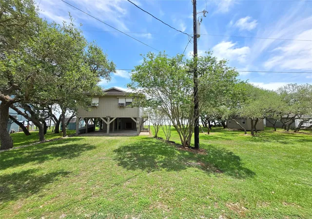 Photo 1 of Sale Pending at 2182 W Bayshore Dr, Palacios, TX 77465 | MLS# 37043284 | Listing updated on 2026-10-04