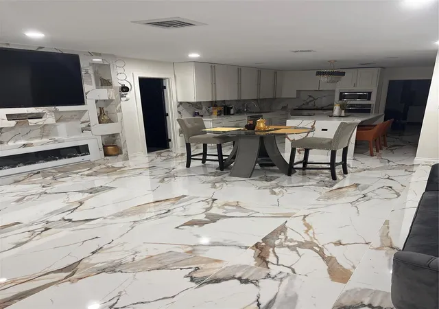 Photo 1 of Single family home for sale at 3139 Oakdale St, Houston, TX 77004 | MLS# 52940249 | Listing updated on 2026-08-21