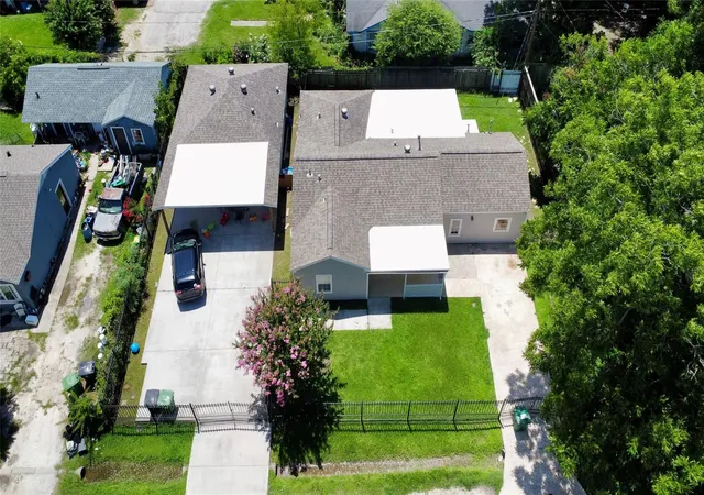 4th image of 5701 Luna St, Houston, TX 77076 | MLS# 92425002