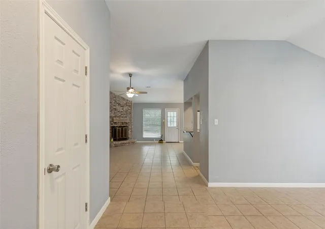 Photo 3 of Single family home for sale at 2803 Parkwood Manor Dr, Houston, TX 77339 | MLS# 79116199 | Listing updated on 2026-09-08