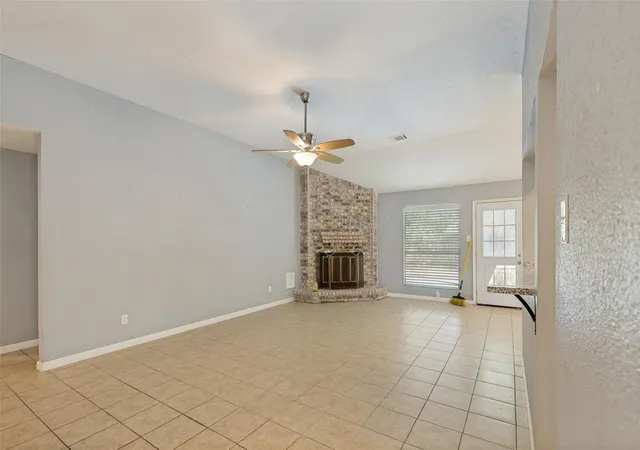 Photo 4 of Single family home for sale at 2803 Parkwood Manor Dr, Houston, TX 77339 | MLS# 79116199 | Listing updated on 2026-09-08