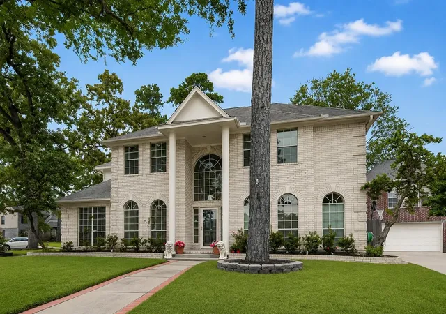 Photo 2 of Single family home for sale at 12110 Hermitage Oaks Ct, Tomball, TX 77377 | MLS# 58877280 | Listing updated on 2026-09-14