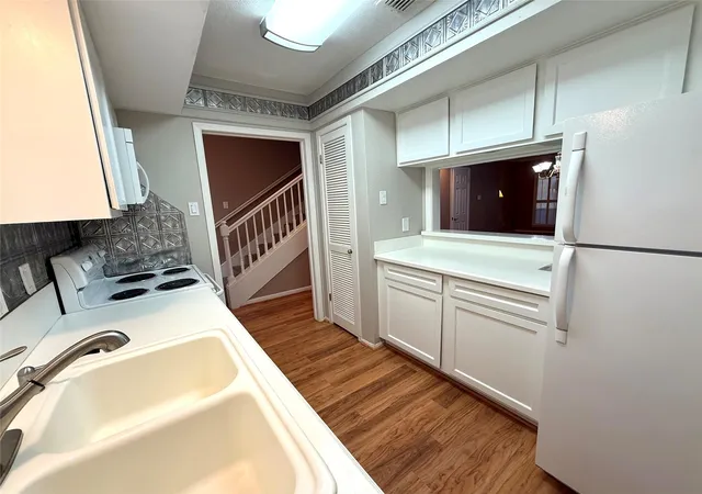 Photo 4 of Condo for sale at 2232 S Piney Point Rd #108, Houston, TX 77063 | MLS# 81337236 | Listing updated on 2026-09-19