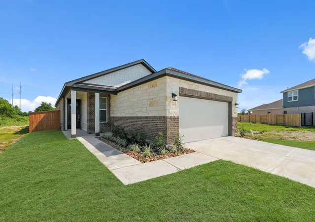 Photo 3 of Single family home for sale at 400 Long Branch Dr, Dayton, TX 77535 | MLS# 23250553 | Listing updated on 2026-10-08