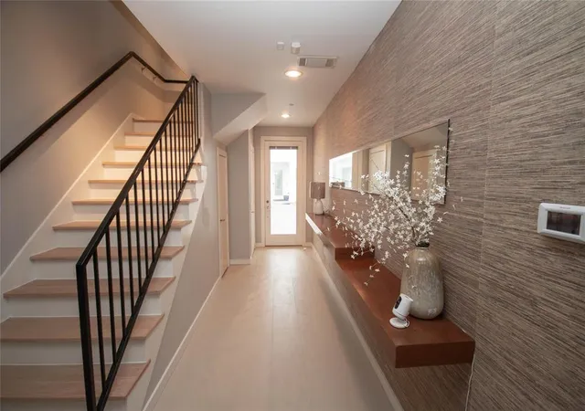 3rd image of 2423 W Main St #B, Houston, TX 77098 | MLS# 66025035