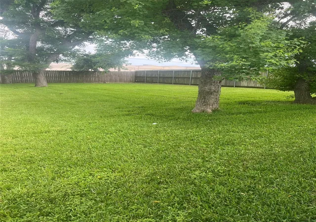 16th image of 102 Forest Oaks Ln, Lake Jackson, TX 77566 | MLS# 41553097