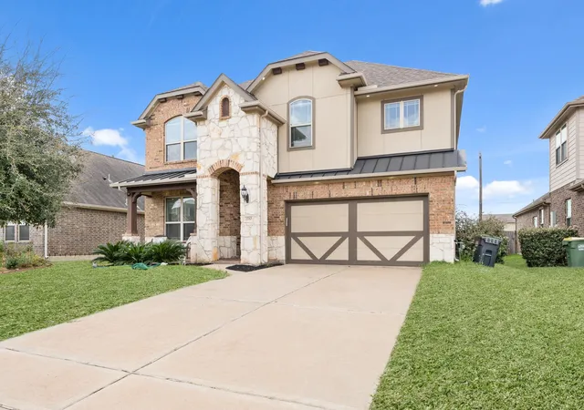 Photo 1 of Sale Pending at 2710 Park Crossing, Pearland, TX 77581 | MLS# 58437061 | Listing updated on 2026-09-21