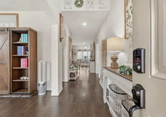 Photo 3 of Sale Pending at 2710 Park Crossing, Pearland, TX 77581 | MLS# 58437061 | Listing updated on 2026-09-21