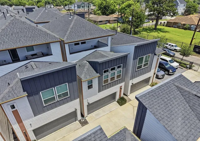 Photo 2 of Single family home for sale at 723 N Emile St, Houston, TX 77020 | MLS# 34440700 | Listing updated on 2026-08-29