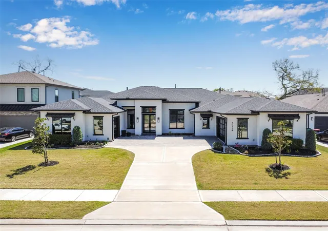 Photo 2 of Single family home for sale at 10114 Mariner Oaks Dr, Missouri City, TX 77459 | MLS# 62819096 | Listing updated on 2026-09-17