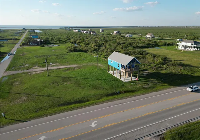 Homes for sale in Gilchrist, TX | 2309 Gumbo Dr, Gilchrist, TX 77617 | MLS# 95114753
