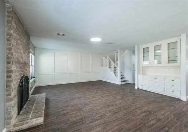 4th image of 11902 Brook Meadows Ln, Meadows Place, TX 77477 | MLS# 8475541