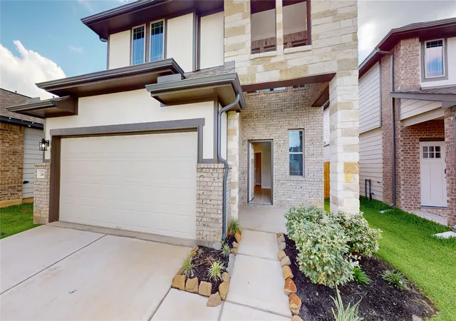 2nd image of 16841 Needlepoint Dr, Conroe, TX 77302 | MLS# 79469394
